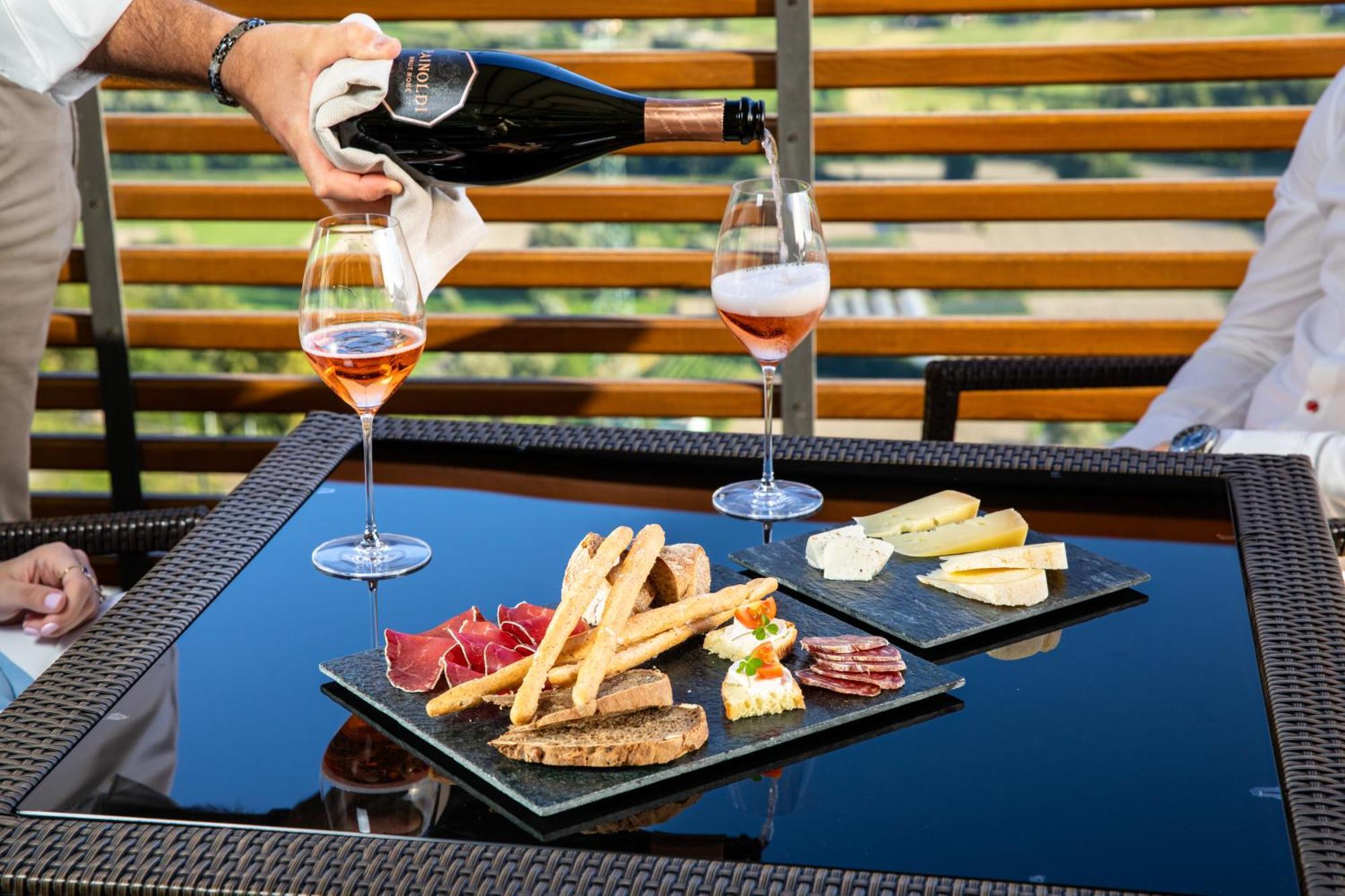 Wine Hotel Retici Balzi Poggiridenti المظهر الخارجي الصورة